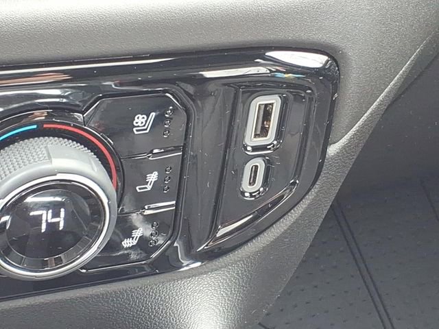 Used 2024 Chevrolet Silverado 1500 High Country w/ High Country Premium Package AWD/4WD image 19