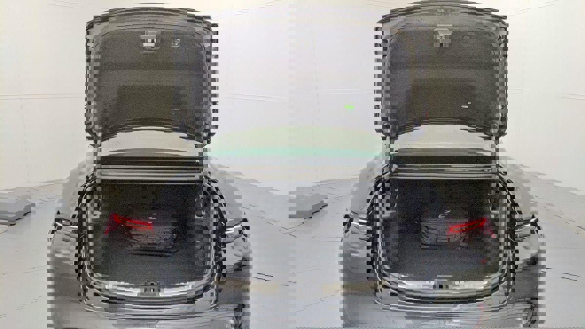 Used 2021 Porsche Taycan image 27