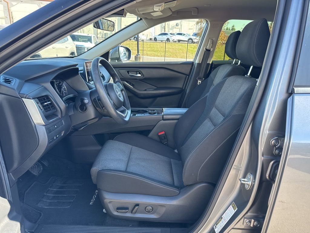Used 2024 Nissan Rogue SV image 14