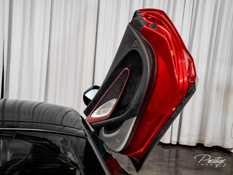Used 2020 McLaren GT image 38