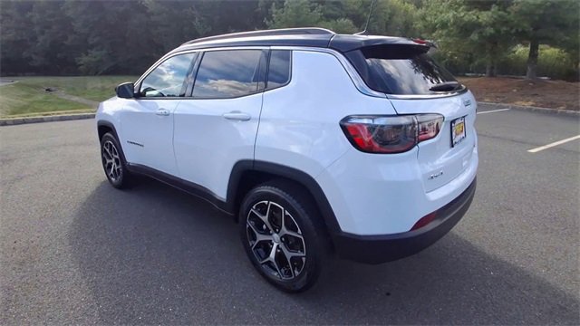 Used 2024 Jeep Compass Limited image 6