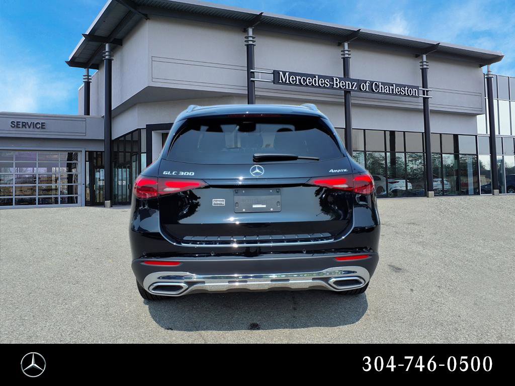 Used 2025 Mercedes-Benz GLC 300 4MATIC image 4
