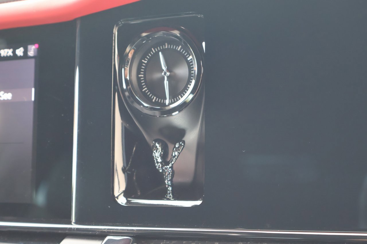 New 2026 Rolls-Royce Cullinan Black Badge image 28