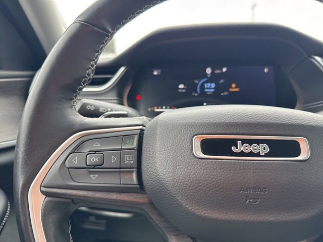 Used 2022 Jeep Grand Cherokee Limited image 20