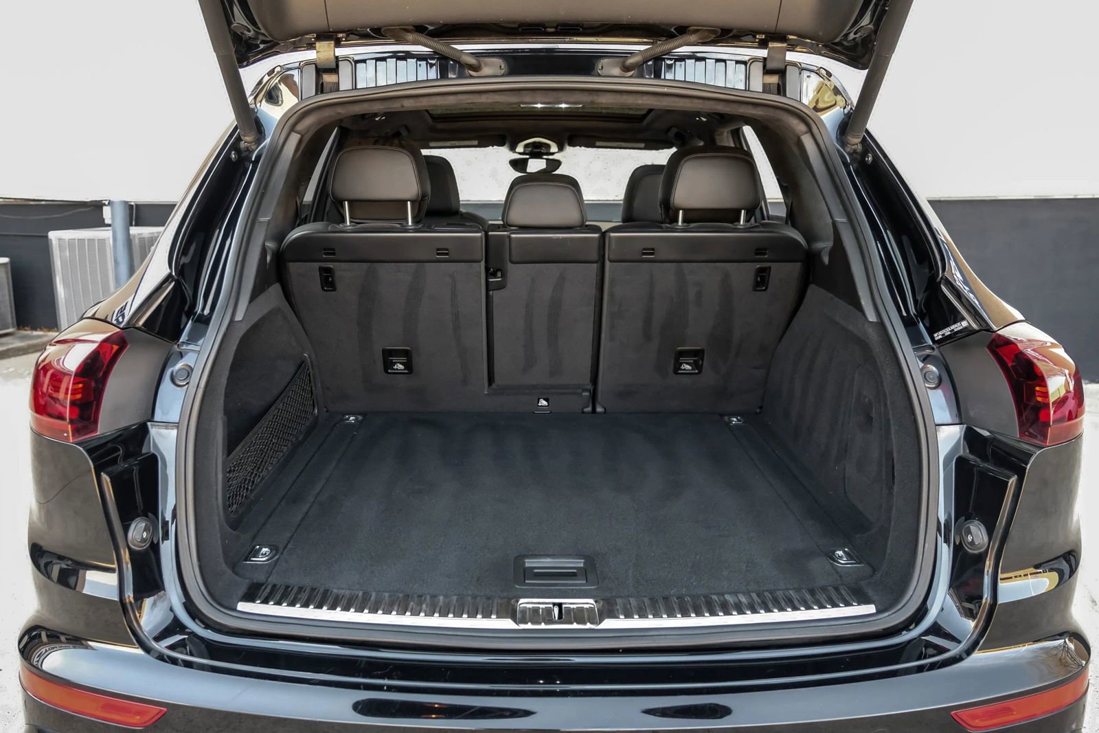 Used 2018 Porsche Cayenne GTS w/ Premium Package Plus image 59