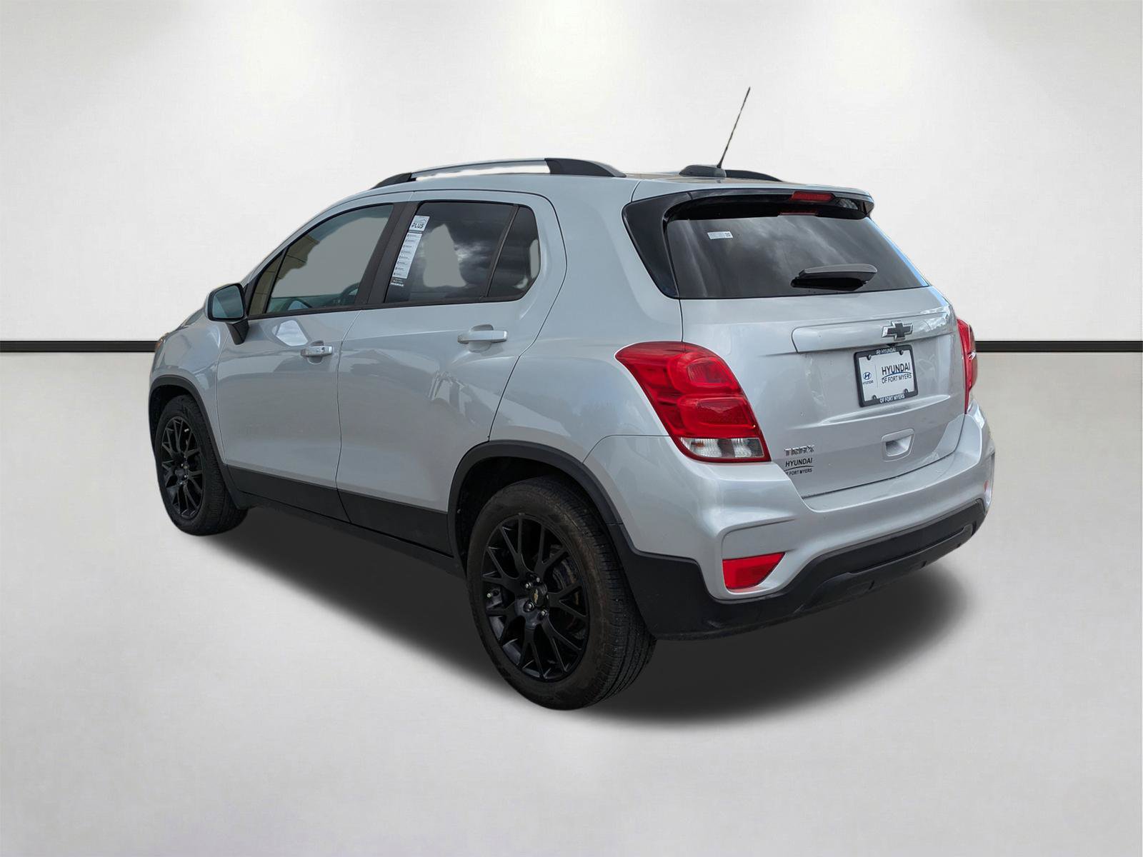 Used 2021 Chevrolet Trax LT w/ Sport Edition FWD image 7