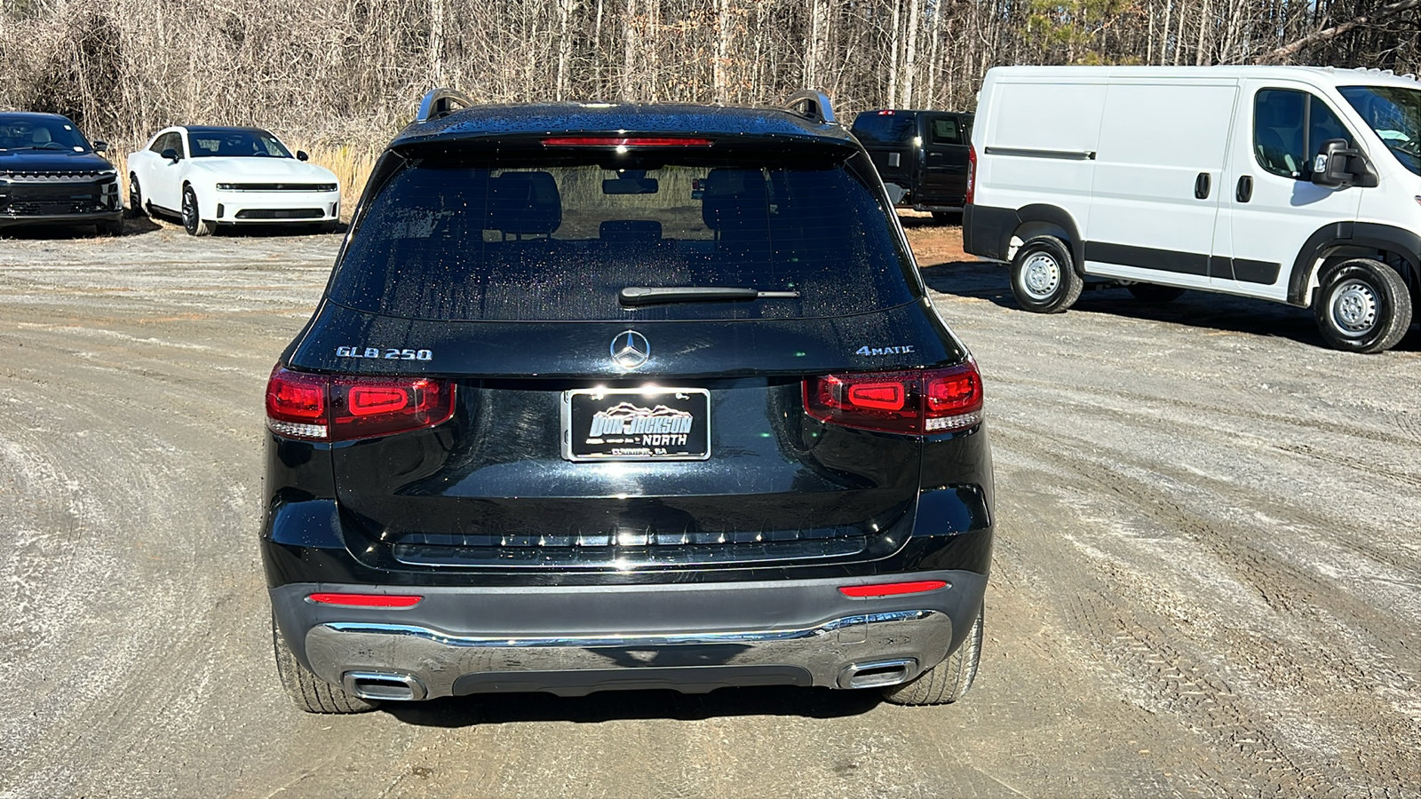 Used 2023 Mercedes-Benz GLB 250 4MATIC w/ Premium Package image 9