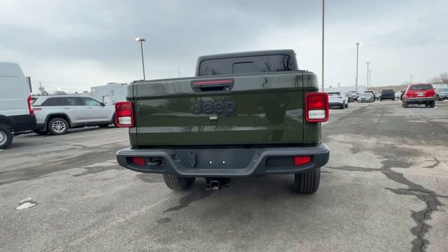 Used 2022 Jeep Gladiator Sport image 7