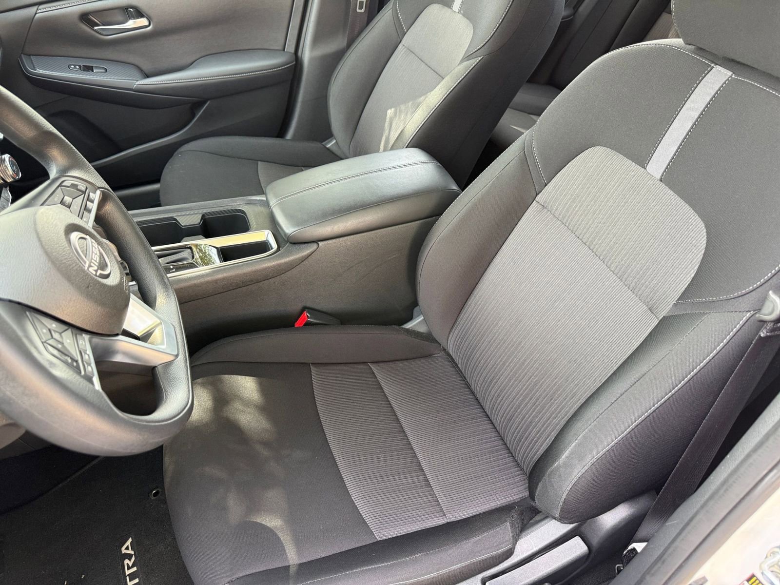 Used 2025 Nissan Sentra SV FWD image 36