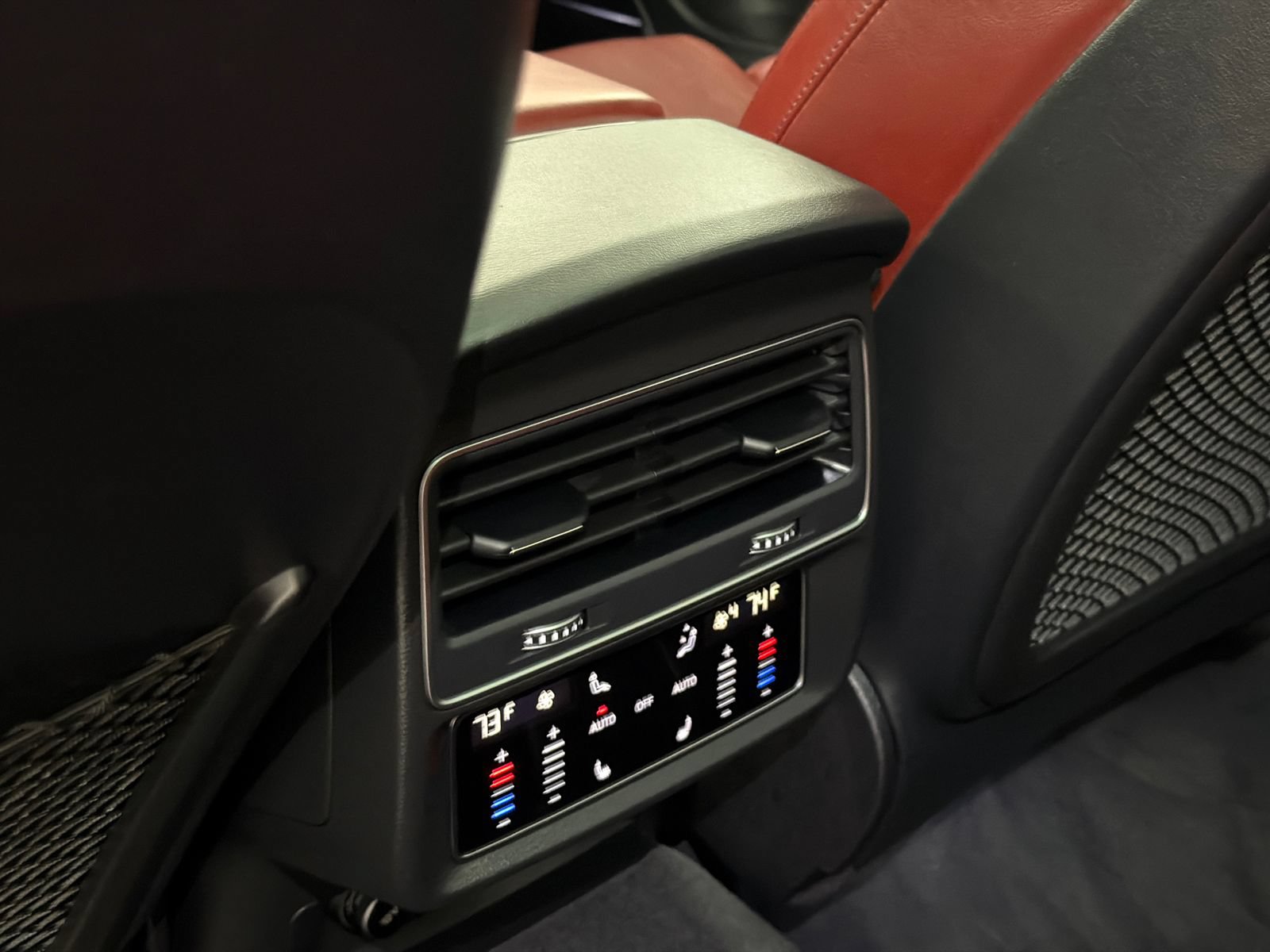 Used 2024 Audi SQ7 Premium Plus w/ Carbon Package AWD/4WD image 21