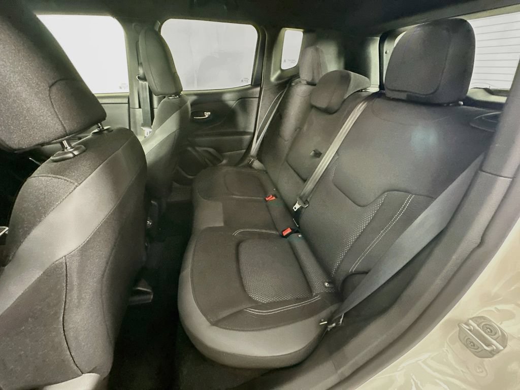 Certified 2022 Jeep Renegade Altitude w/ Convenience Group AWD/4WD image 36
