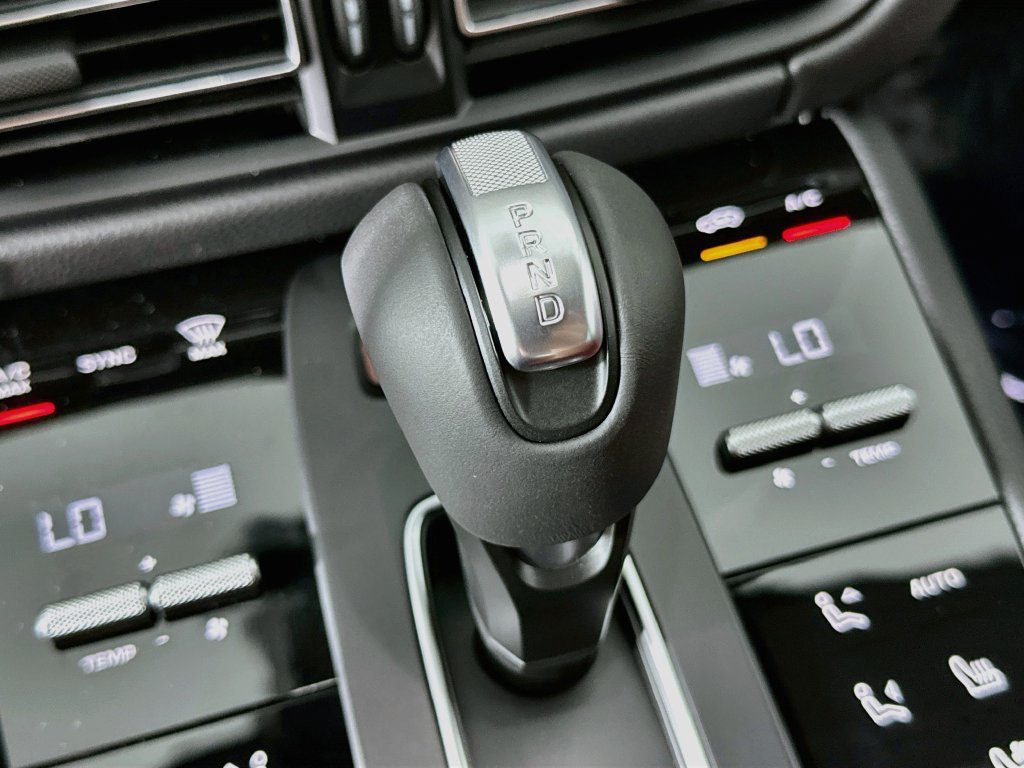 New 2026 Porsche Macan AWD/4WD image 19