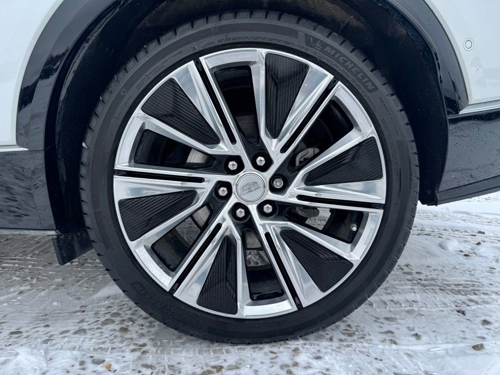 Certified 2024 Cadillac Lyriq Luxury w/ LPO, Floor Liner Package image 17