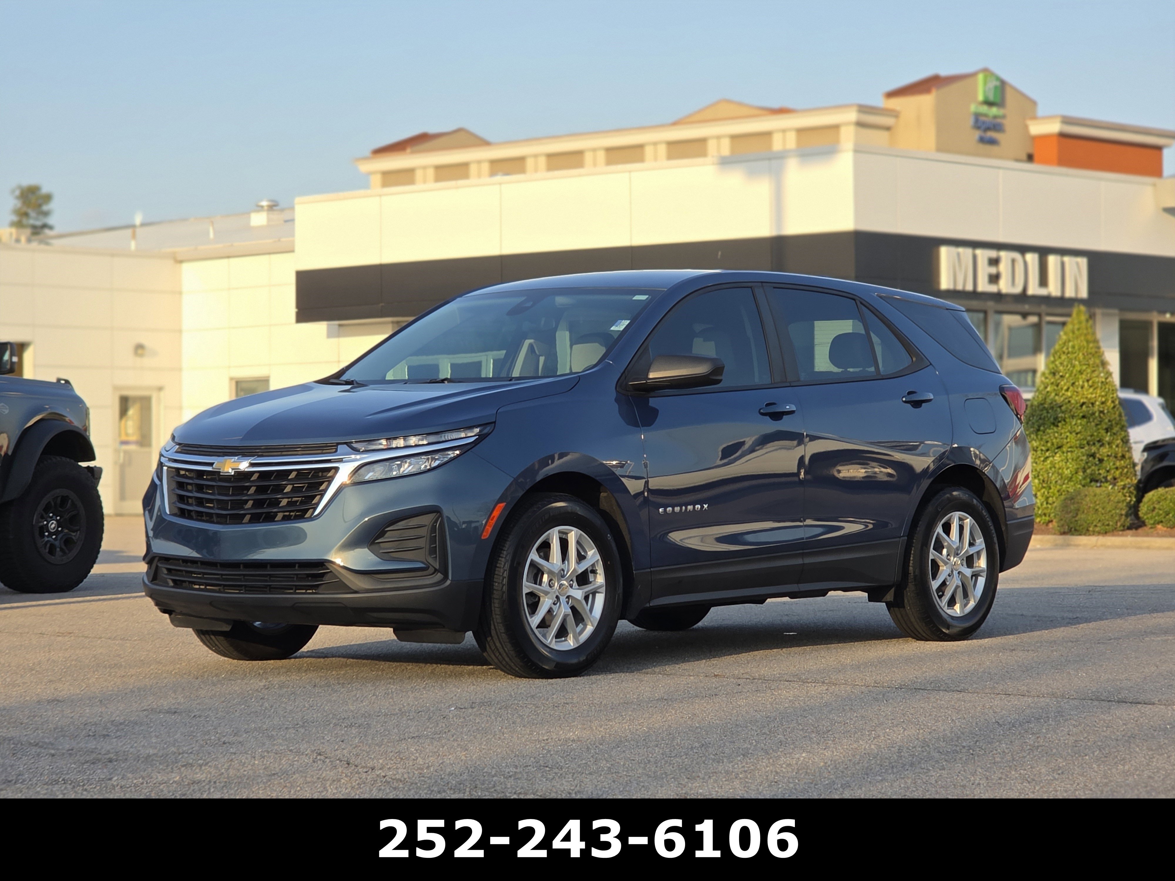 Used 2024 Chevrolet Equinox LS FWD image 3