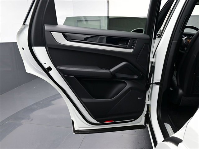 Used 2025 Porsche Cayenne image 13