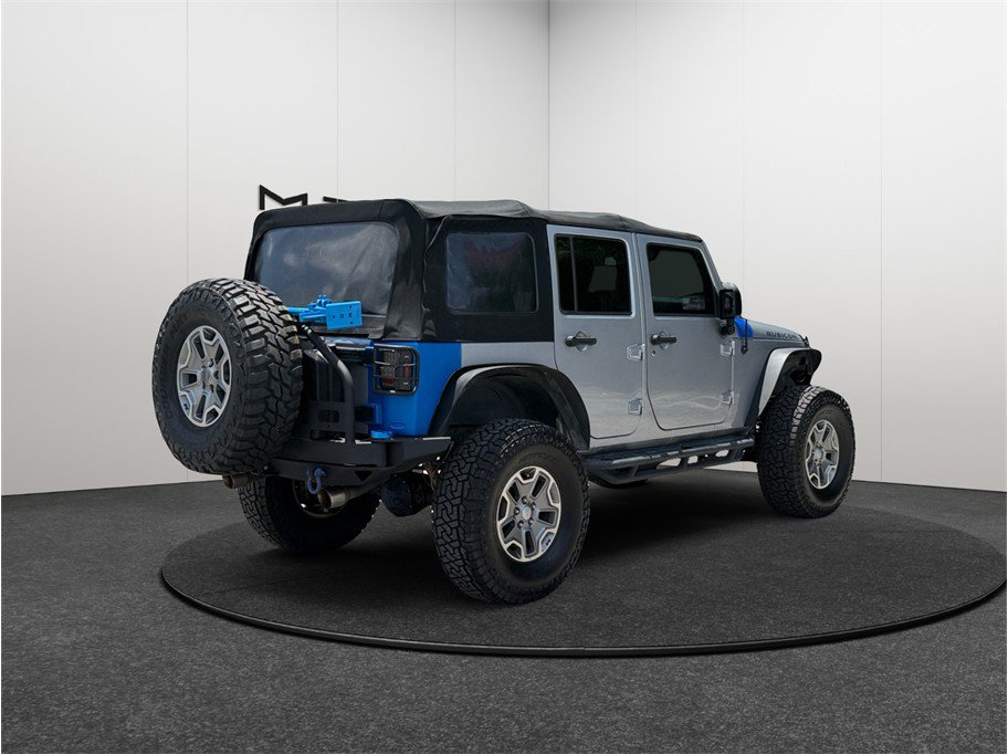 Used 2015 Jeep Wrangler Unlimited Rubicon w/ Connectivity Group AWD/4WD image 9