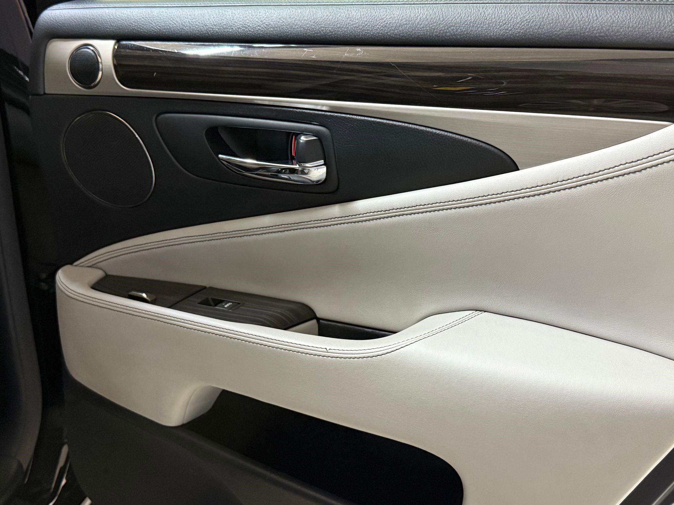 Used 2014 Lexus LS 460 AWD w/ Comfort Package image 47