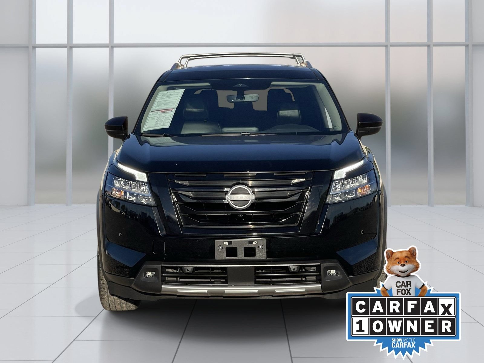 Used 2024 Nissan Pathfinder SL w/ Lighting Package (N92) FWD image 9
