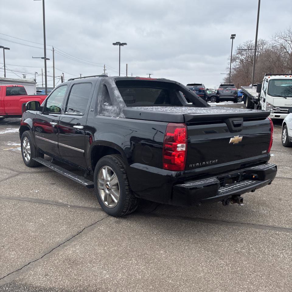 Used 2009 Chevrolet Avalanche LTZ image 10