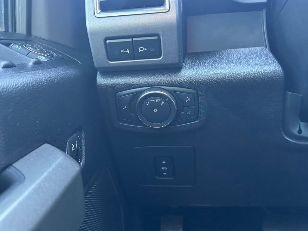 Used 2017 Ford F150 Raptor w/ Equipment Group 802A Luxury image 34