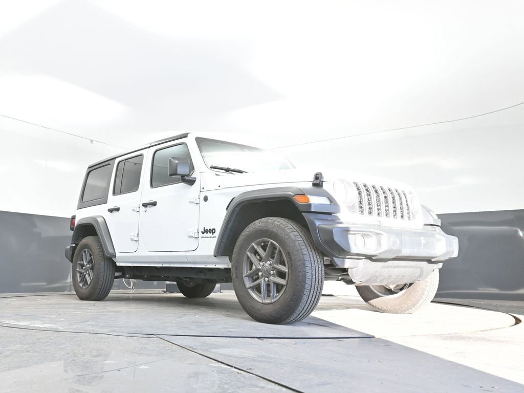 Used 2025 Jeep Wrangler Sport S image 26