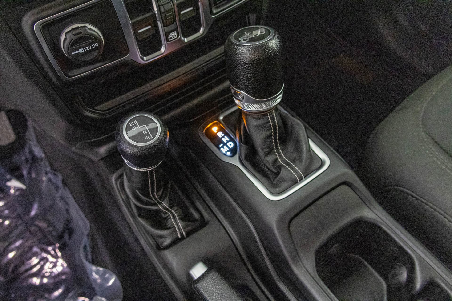 Used 2018 Jeep Wrangler Unlimited Sahara image 26