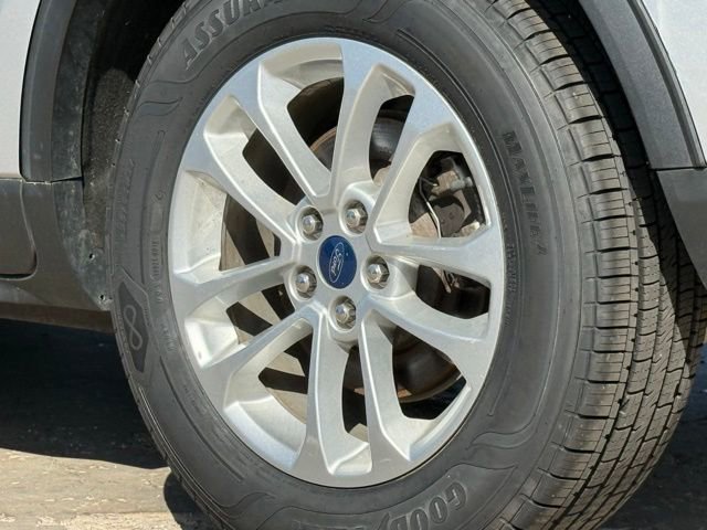 Used 2020 Ford Escape SE FWD image 13