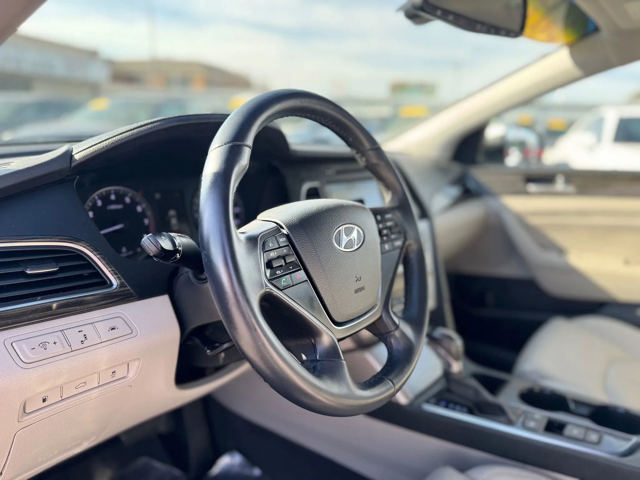 Used 2017 Hyundai Sonata Limited w/ Ultimate Package 04 image 11