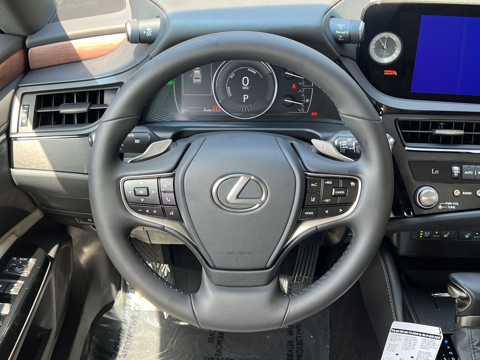 New 2025 Lexus ES 300h w/ Premium Package image 18