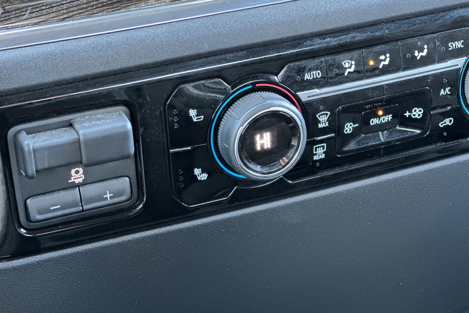 Used 2023 Chevrolet Silverado 1500 LT Trail Boss w/ Protection Package image 29