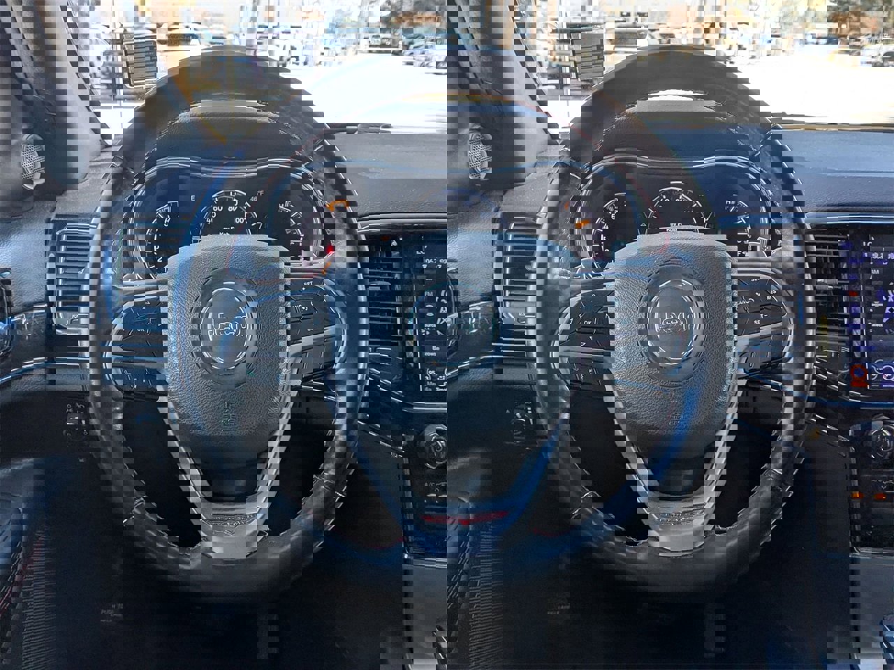 Used 2021 Jeep Grand Cherokee Trailhawk w/ Premium Lighting Group image 10