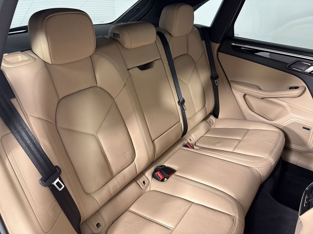 Certified 2025 Porsche Macan image 23
