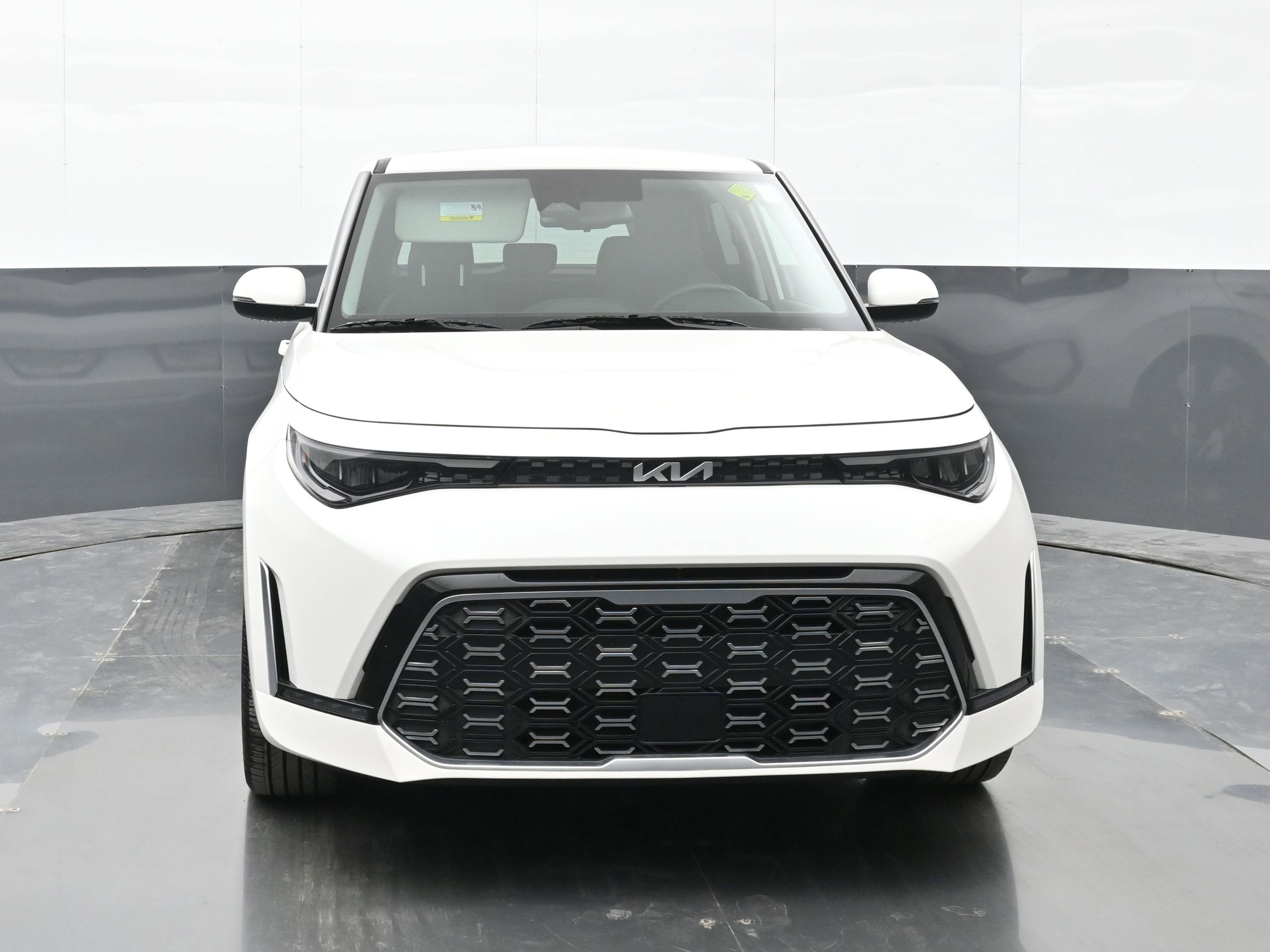 Used 2025 Kia Soul GT-Line w/ GT-Line Technology Package image 3