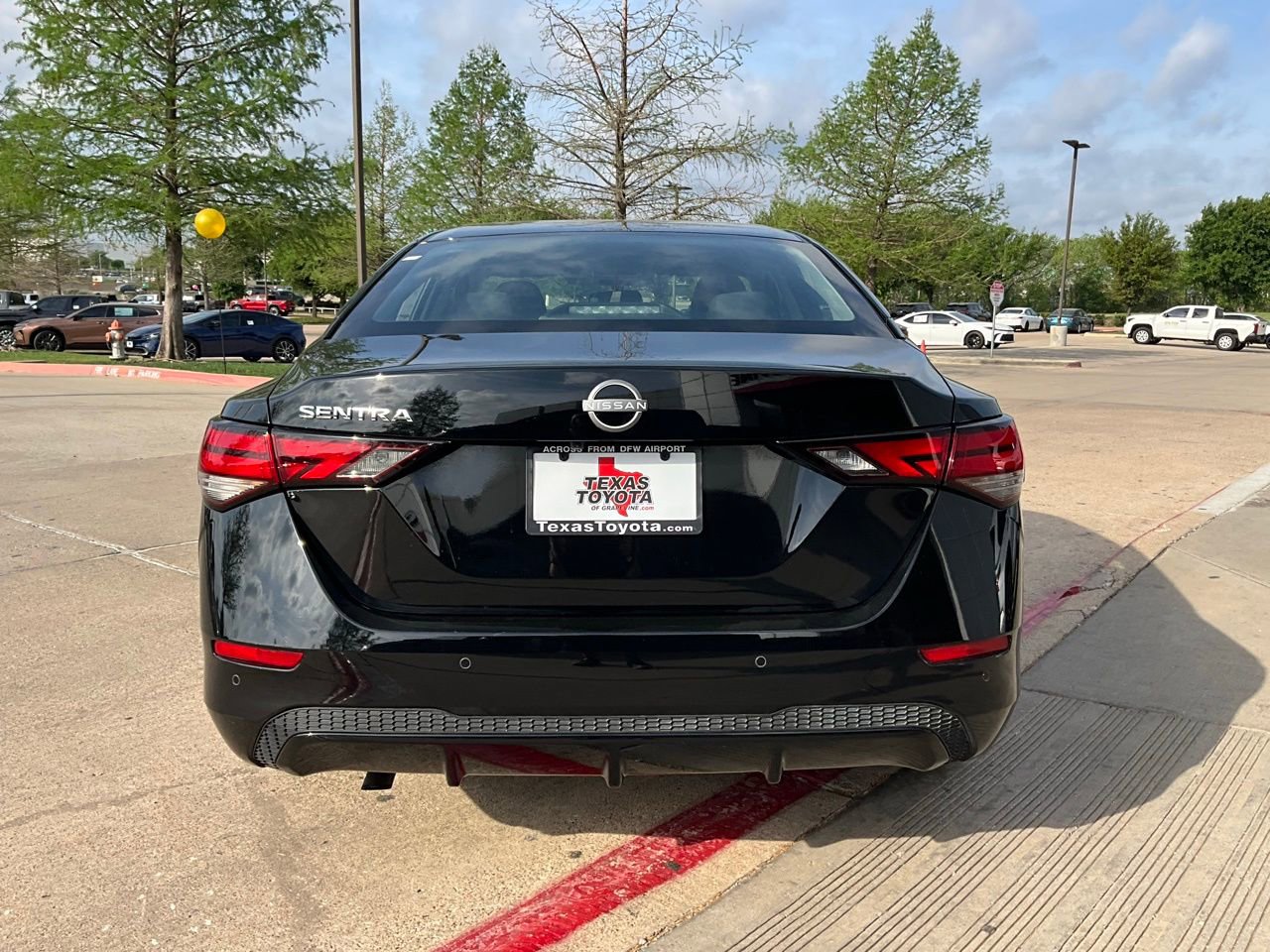 Used 2025 Nissan Sentra S image 7