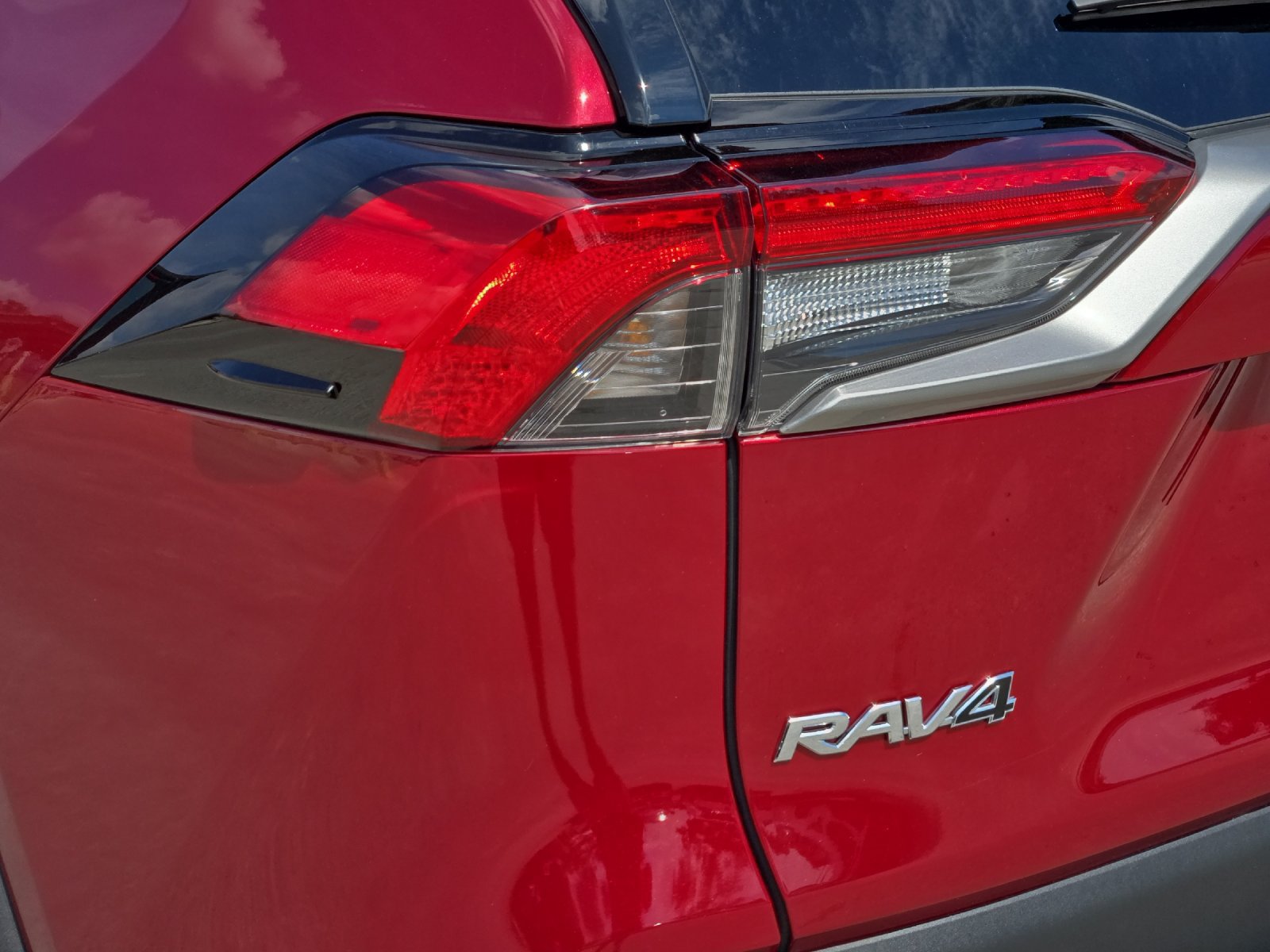 Used 2024 Toyota RAV4 Limited FWD image 26