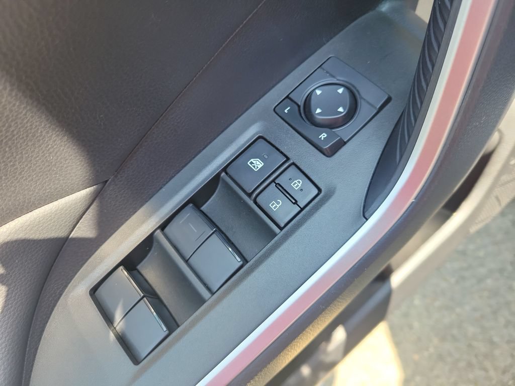 Certified 2025 Toyota RAV4 LE FWD image 13