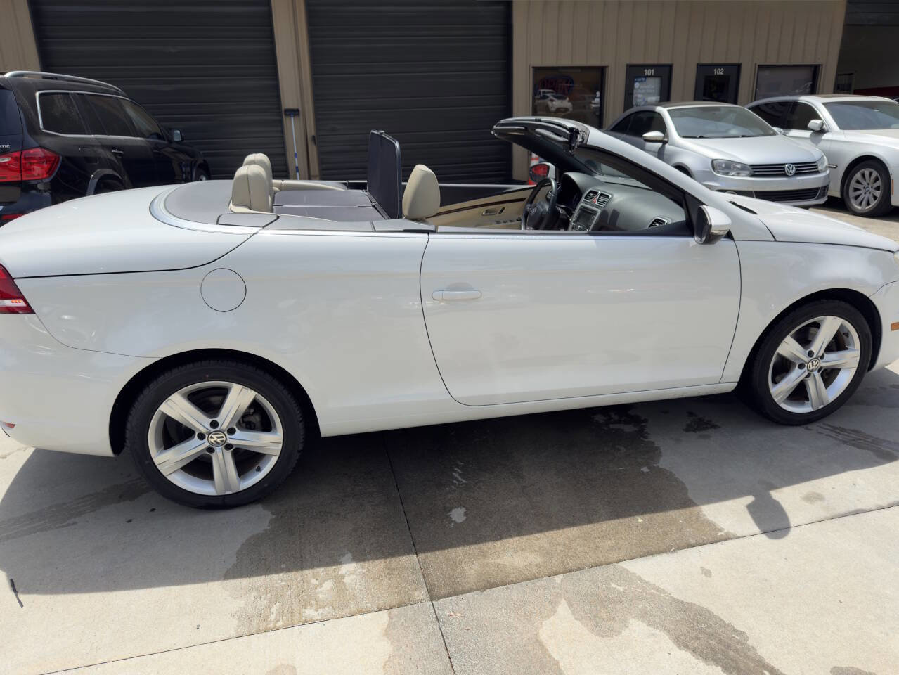 Used 2012 Volkswagen Eos Lux FWD image 26