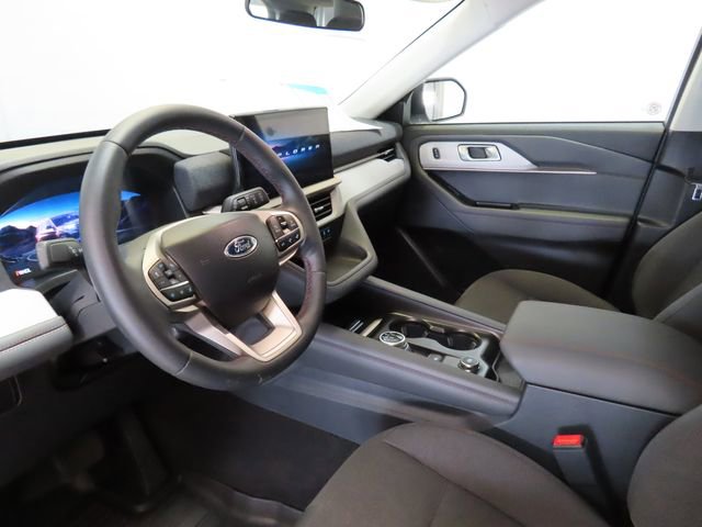 Used 2025 Ford Explorer Active image 4