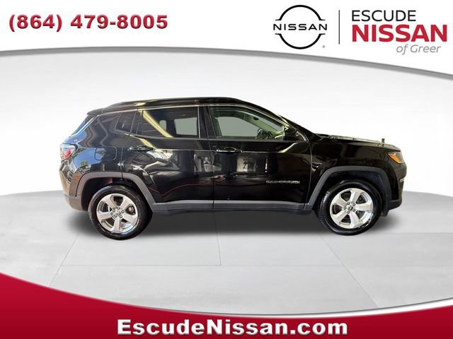 Used 2019 Jeep Compass Latitude image 2