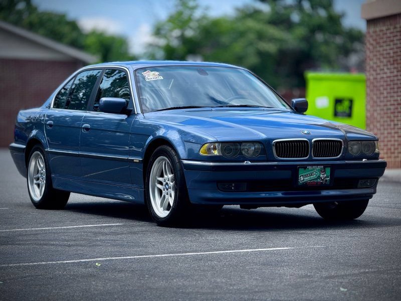 Used 2001 BMW 740i RWD image 1