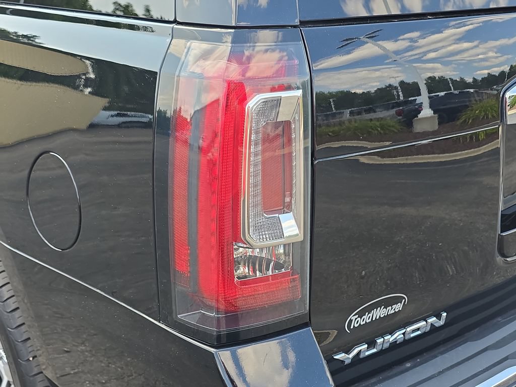 Used 2020 GMC Yukon Denali w/ Denali Premium Package AWD/4WD image 36