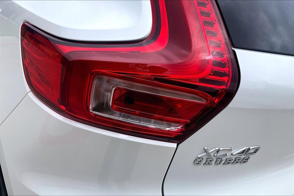 Certified 2026 Volvo XC40 B5 Plus AWD/4WD image 41