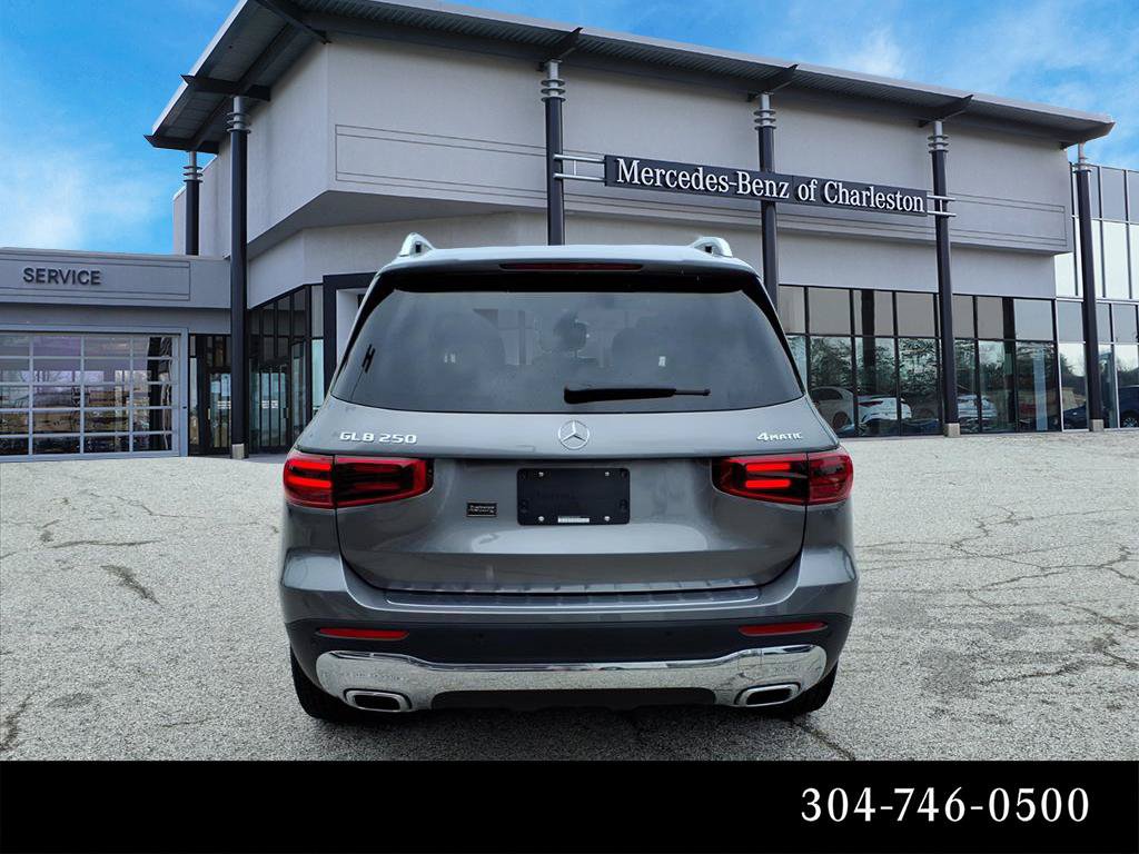 Used 2026 Mercedes-Benz GLB 250 4MATIC image 4