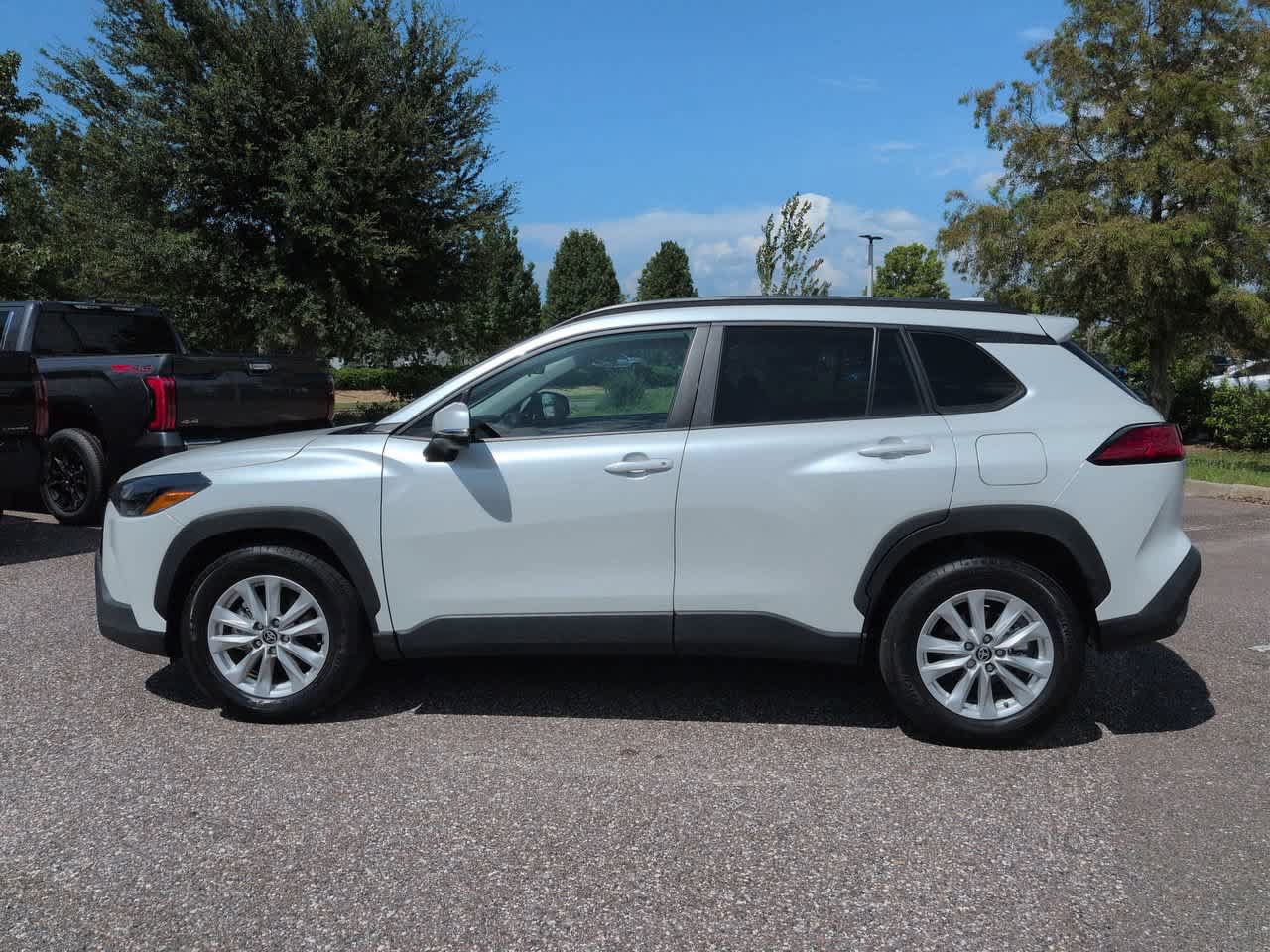 Certified 2023 Toyota Corolla Cross LE FWD image 3