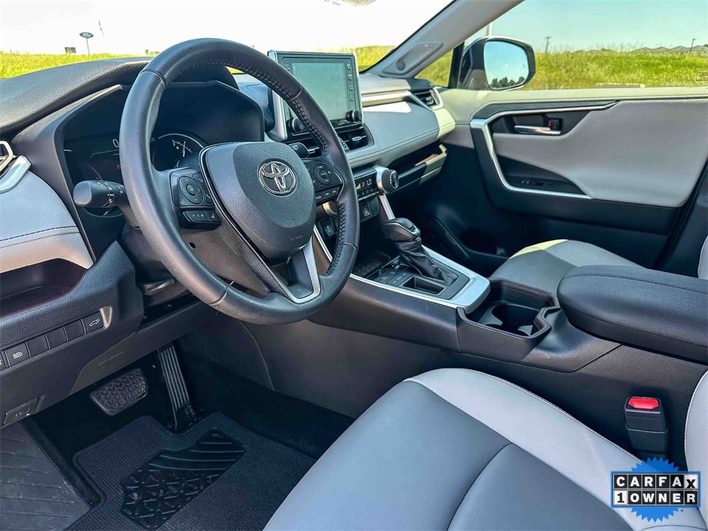 Used 2021 Toyota RAV4 Limited image 12