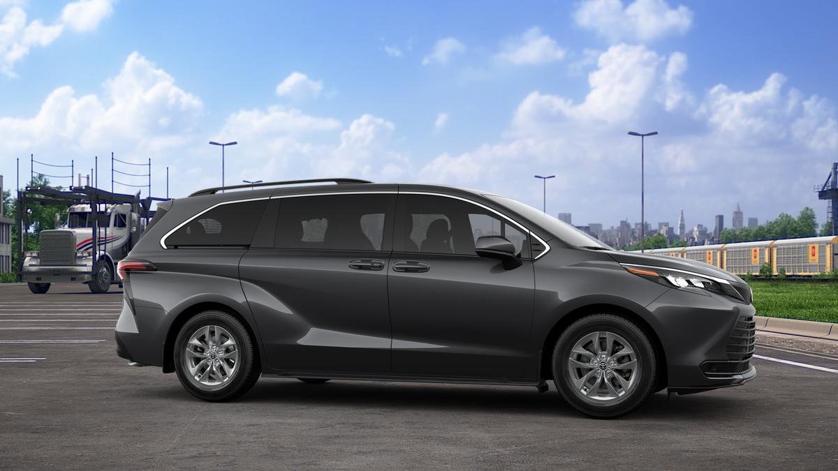 New 2025 Toyota Sienna LE image 13