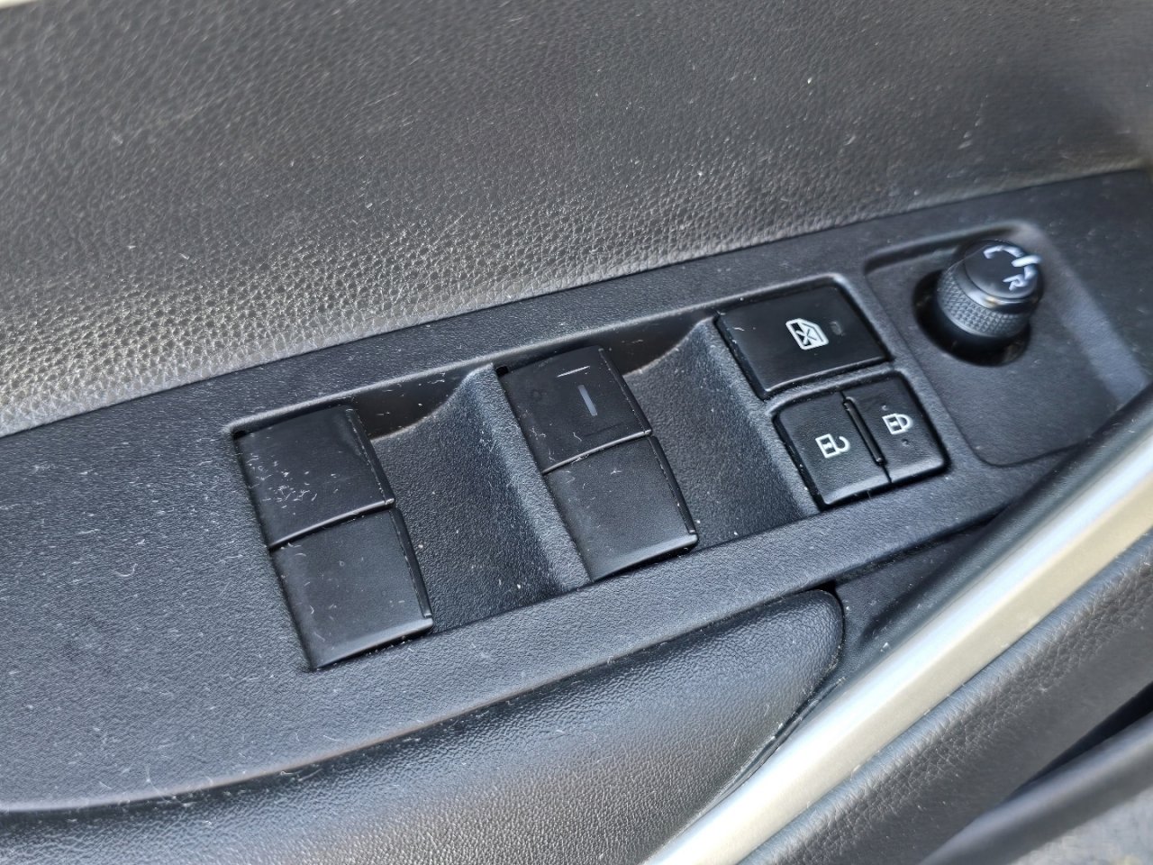 Used 2023 Toyota Corolla Cross L image 19