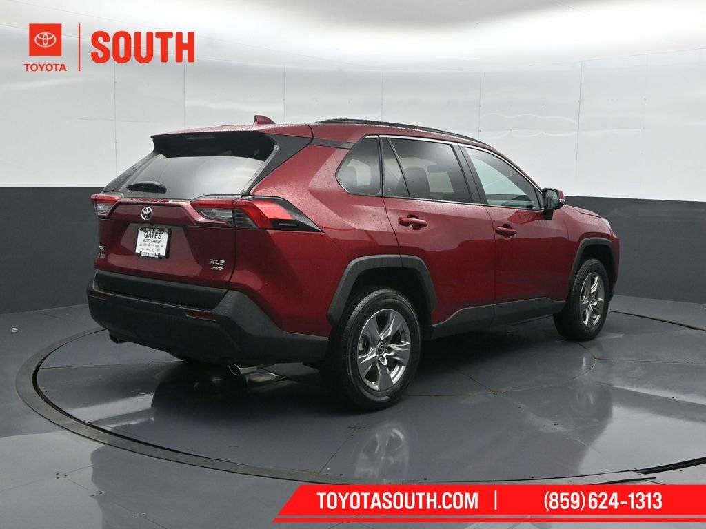 Used 2025 Toyota RAV4 XLE image 2