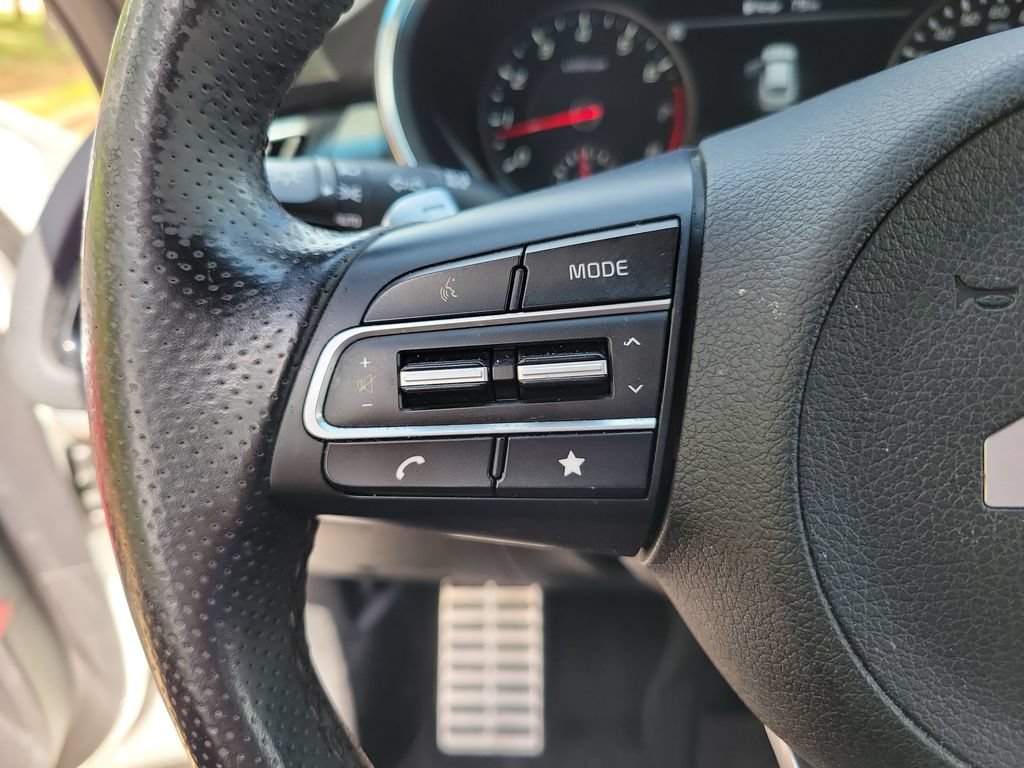 Used 2022 Kia Stinger GT2 w/ Red Interior Color Package RWD image 22