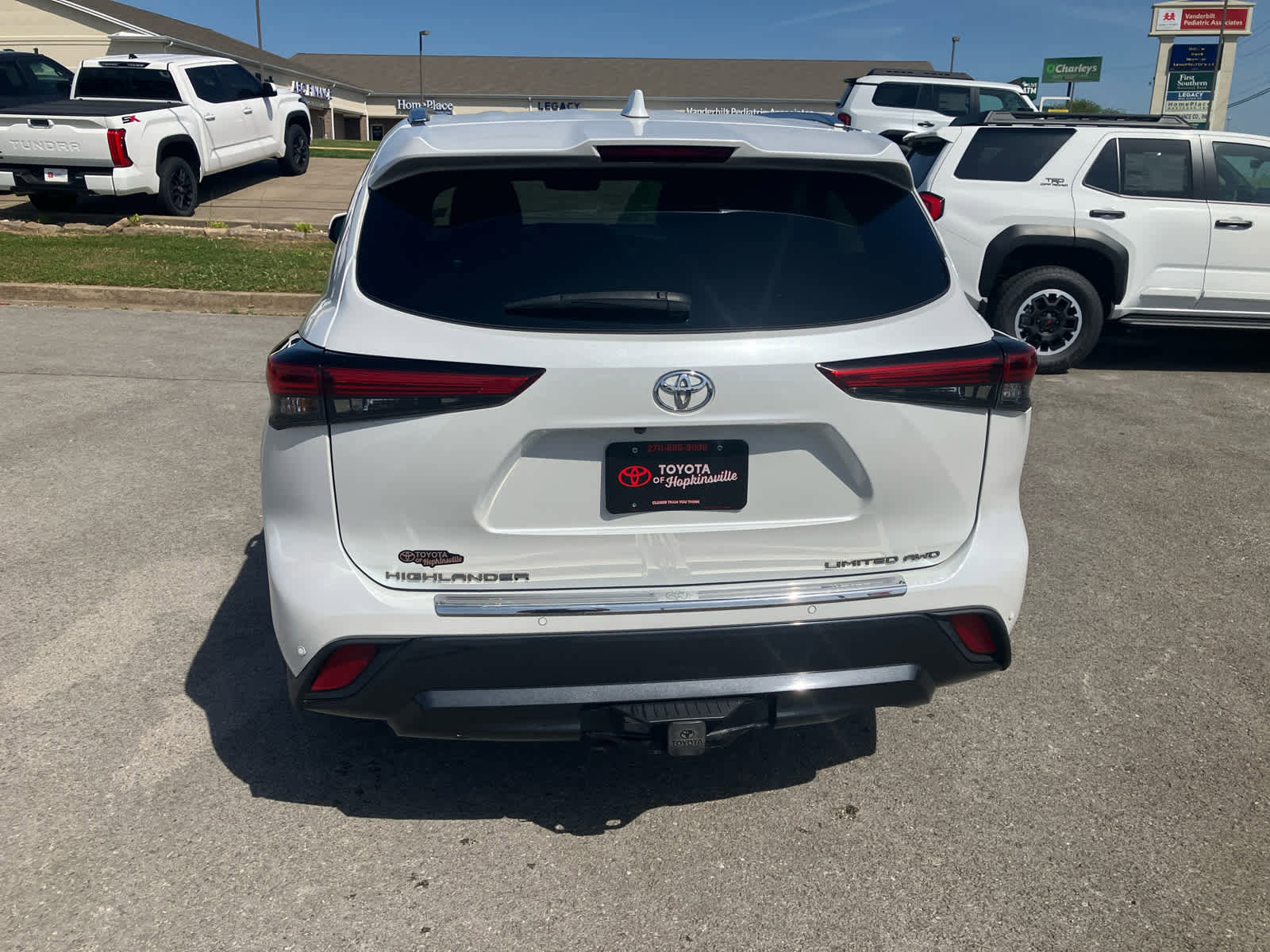 Used 2023 Toyota Highlander Limited image 6